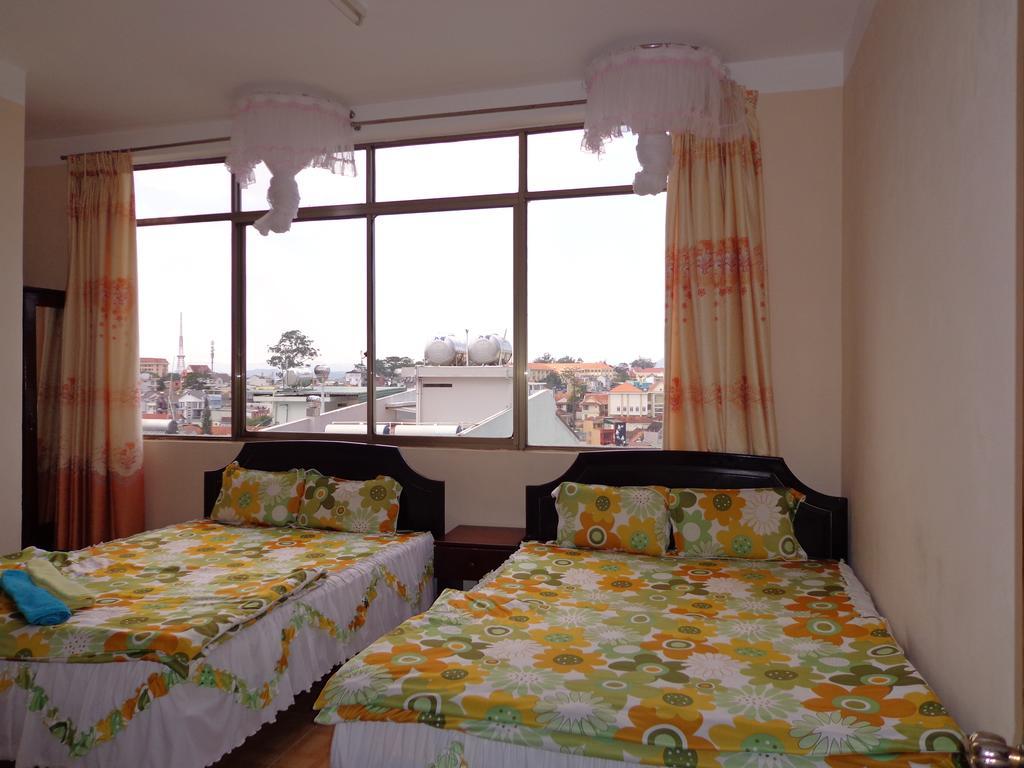 Phuong Tung Hotel Da Lat Exterior photo