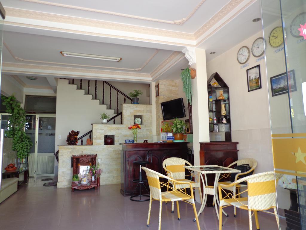Phuong Tung Hotel Da Lat Exterior photo