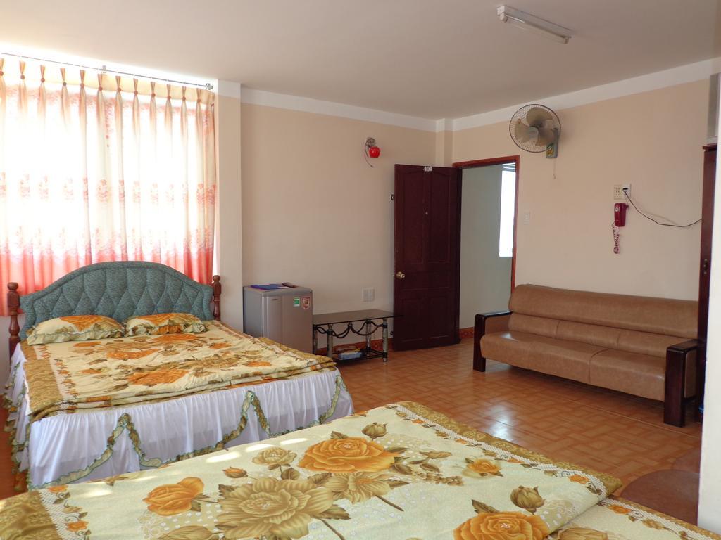 Phuong Tung Hotel Da Lat Exterior photo